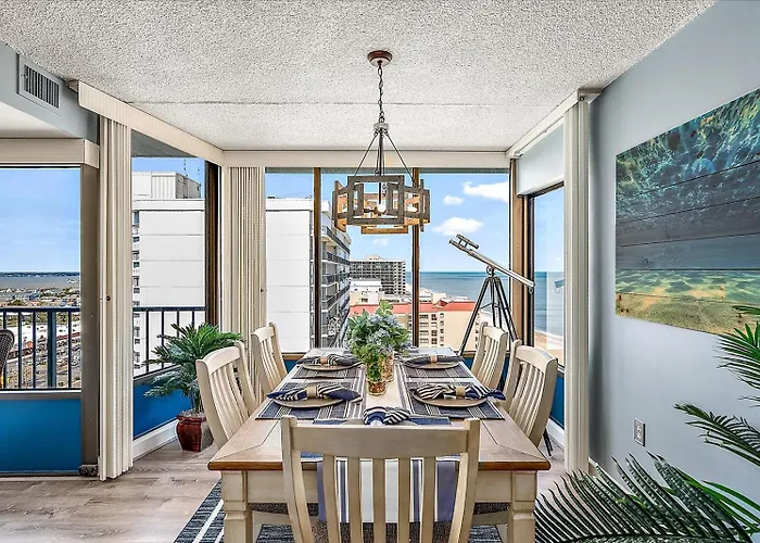 Gorgeous Side Ocean View From Your Private Balcony *