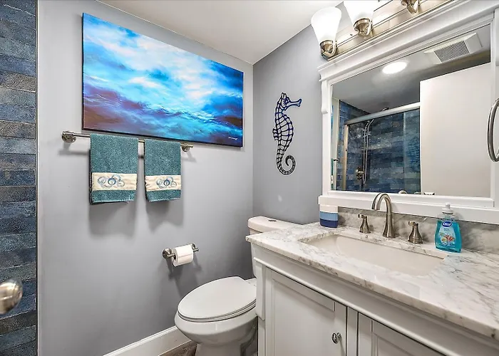 Gorgeous Side Ocean View From Your Private Balcony *
