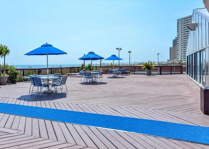 Gorgeous Side Ocean View From Your Private Balcony *