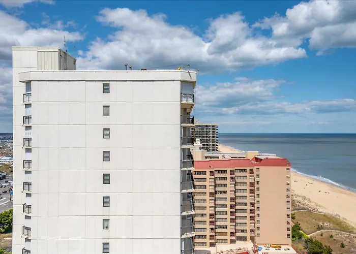 Gorgeous Side Ocean View From Your Private Balcony Holiday home *
